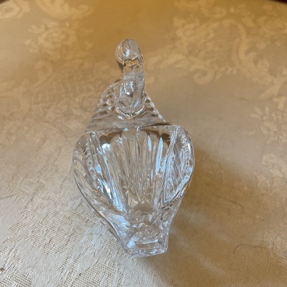 Vintage clear cut pressed glass swan trinket box - Picture 4 of 10